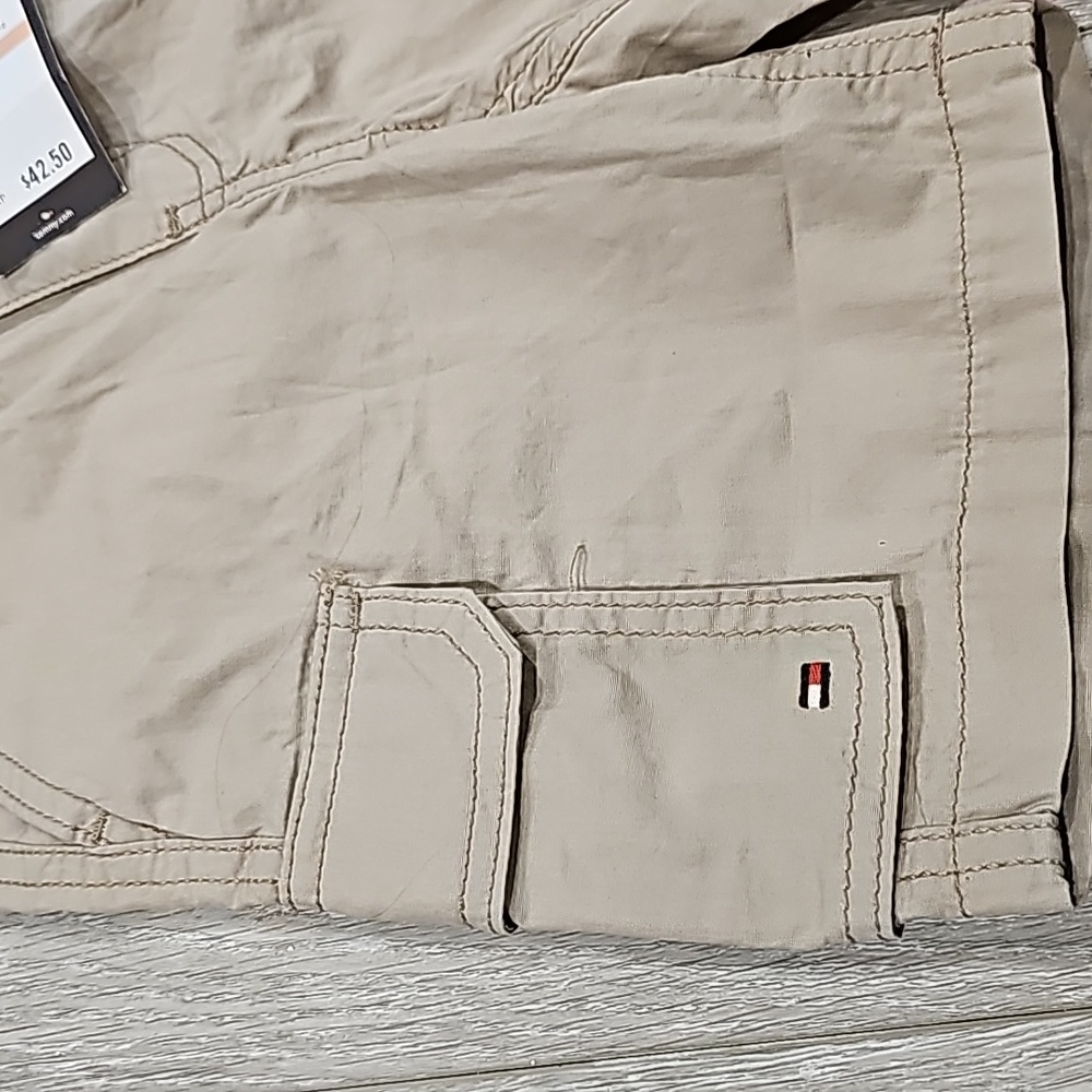 NWT Toddler Tommy Hilfiger shorts - Picture 3 of 9